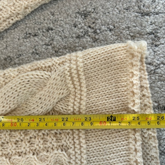 Highland home industries 100 percent wool cable knit turtleneck in GUC - Picture 11 of 13